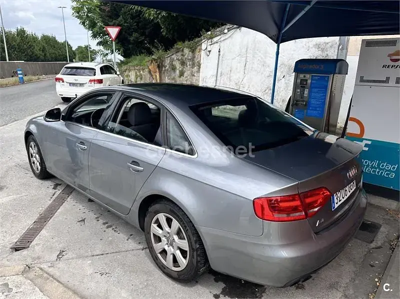 Usado Audi A4 160 CV (117 kW) 2008 Gris / plata Berlina
