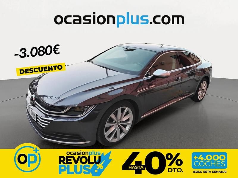 Usado VW Arteon Elegance 190 CV (139 kW) 2018 Gris / plata Berlina