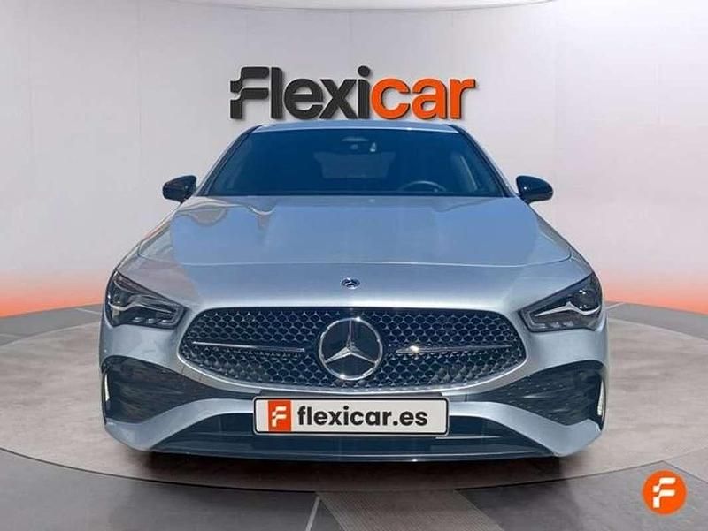 Usado Mercedes CLA200 163 CV (119 kW) 2024 Gris Berlina