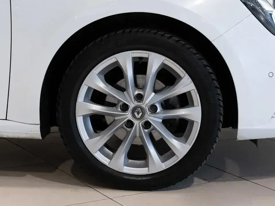 Usado Renault Mégane GrandTour Zen 140 CV (102 kW) 2020 Otro Familiar
