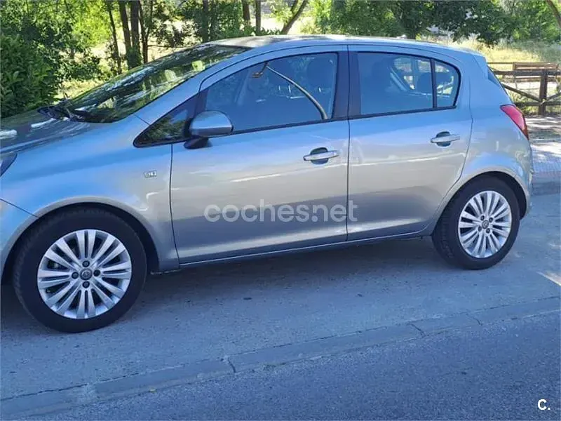 Usado Opel Corsa Selective 95 CV (69 kW) 2014 Gris / plata Utilitario