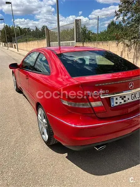 Usado Mercedes CLC200 184 CV (135 kW) 2009 Rojo Utilitario
