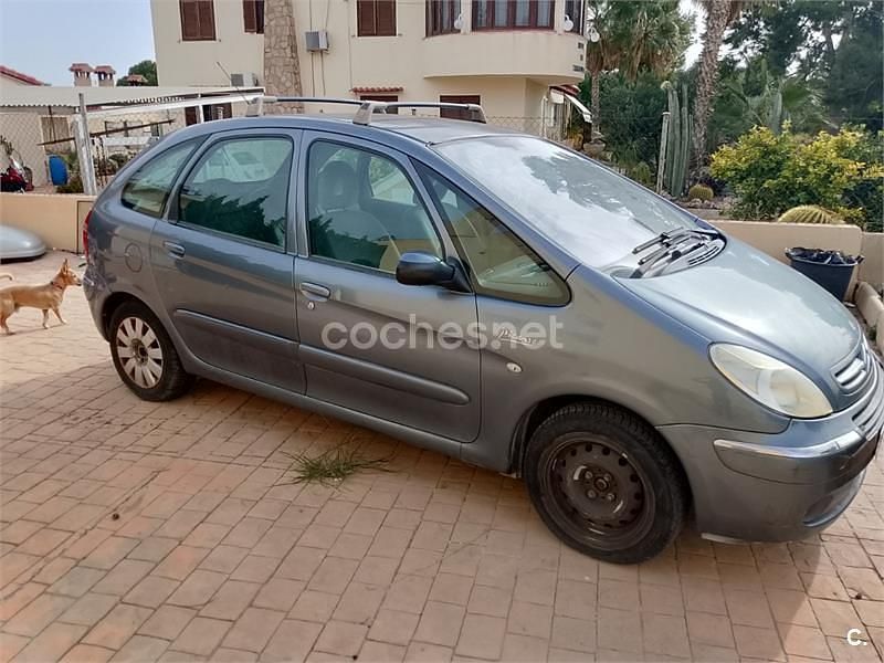 Usado Citroën Xsara Picasso Exclusive 110 CV (80 kW) 2009 Gris / plata Monovolumen