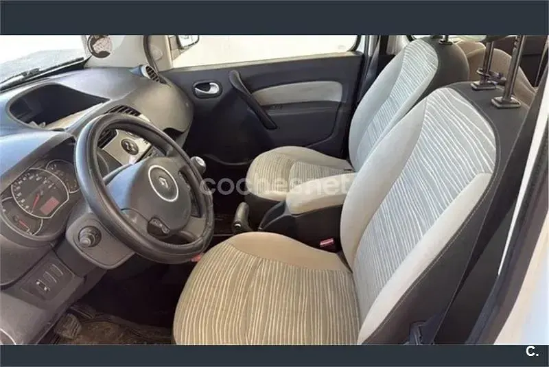 Usado Renault Kangoo Expression 110 CV (80 kW) 2011 Blanco Monovolumen
