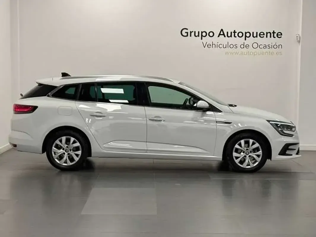 Usado Renault Mégane II Intens 116 CV (85 kW) 2022 Blanco Berlina