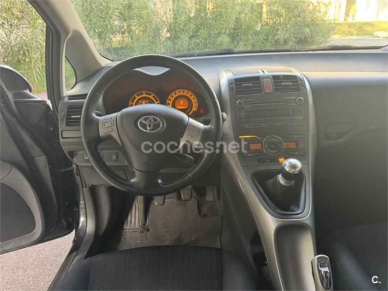 Negro Usado 2007 Toyota Auris Sol Berlina | 4190 € (Buen precio) - Imagen 1/4