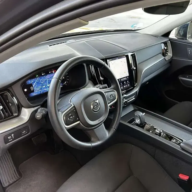 Usado Volvo XC60 Core 197 CV (144 kW) 2022 Azul SUV