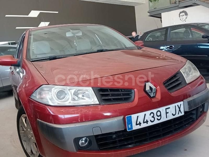 Granate Usado 2008 Renault Mégane II Authentique Berlina | 1999 € (Buen precio) - Imagen 1/4
