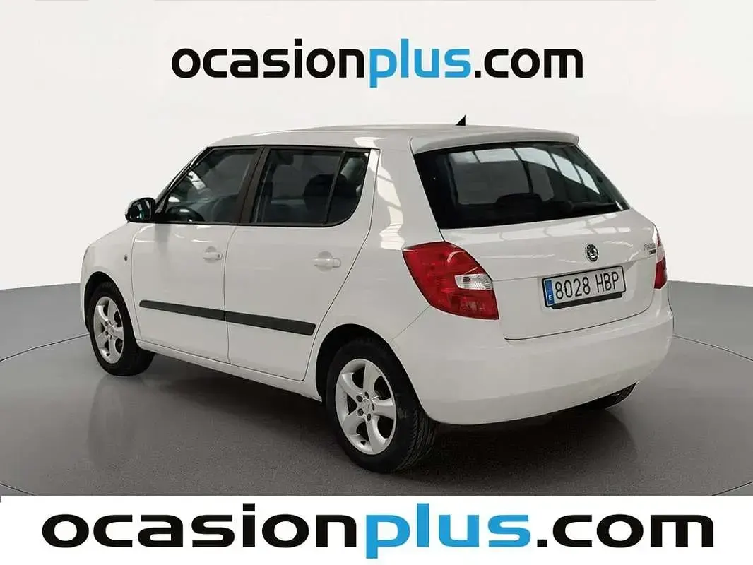 Usado Skoda Fabia 60 CV (44 kW) 2011 Blanco Utilitario