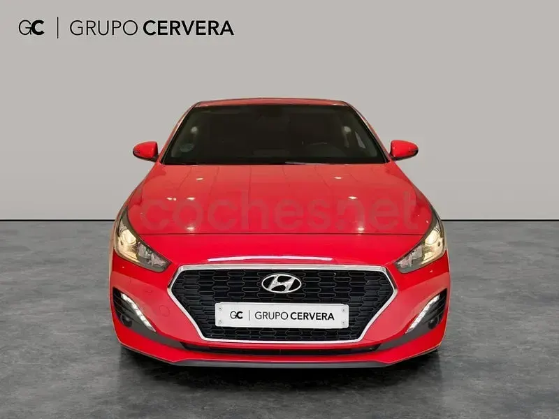 Usado Hyundai i30 N Line 120 CV (88 kW) 2019 Rojo Berlina
