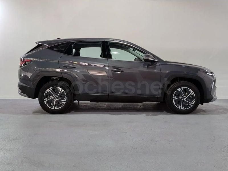 Usado Hyundai Tucson 160 CV (117 kW) 2025 Gris / plata SUV