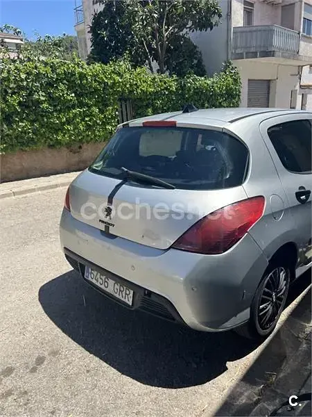 Usado Peugeot 308 90 CV (66 kW) 2009 Gris / plata Berlina