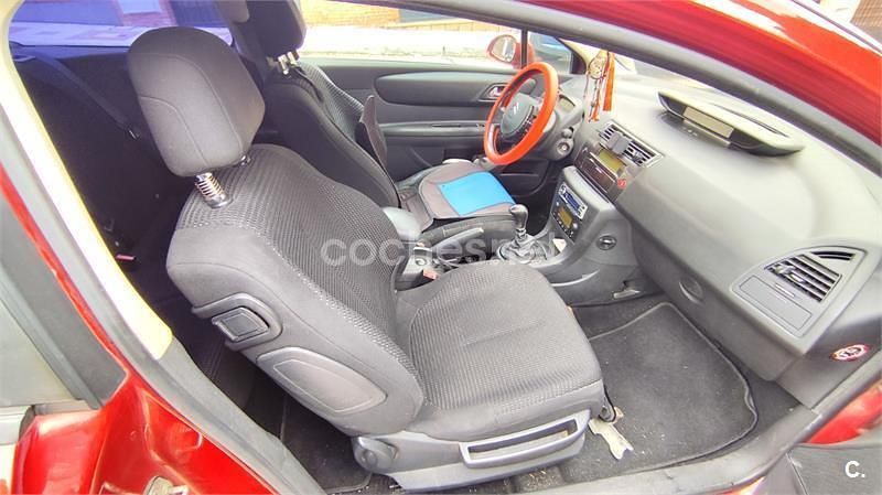 Usado Citroën C4 VTR Sport 110 CV (80 kW) 2006 Rojo Berlina