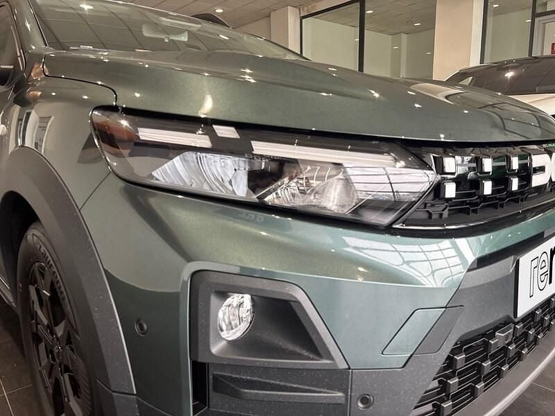 Usado Dacia Sandero Extreme 120 CV (88 kW) 2026 Verde Berlina