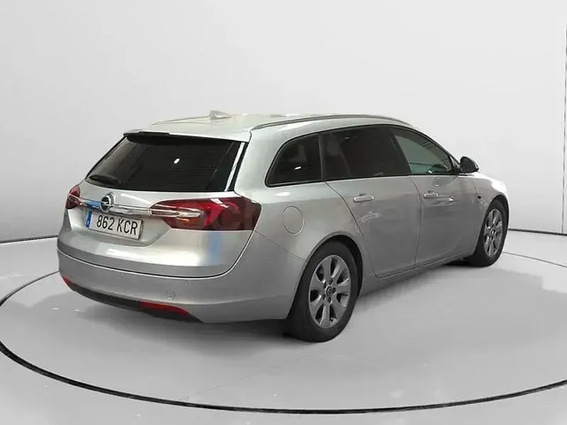 Usado Opel Insignia Business 136 CV (100 kW) 2017 Gris / plata Familiar