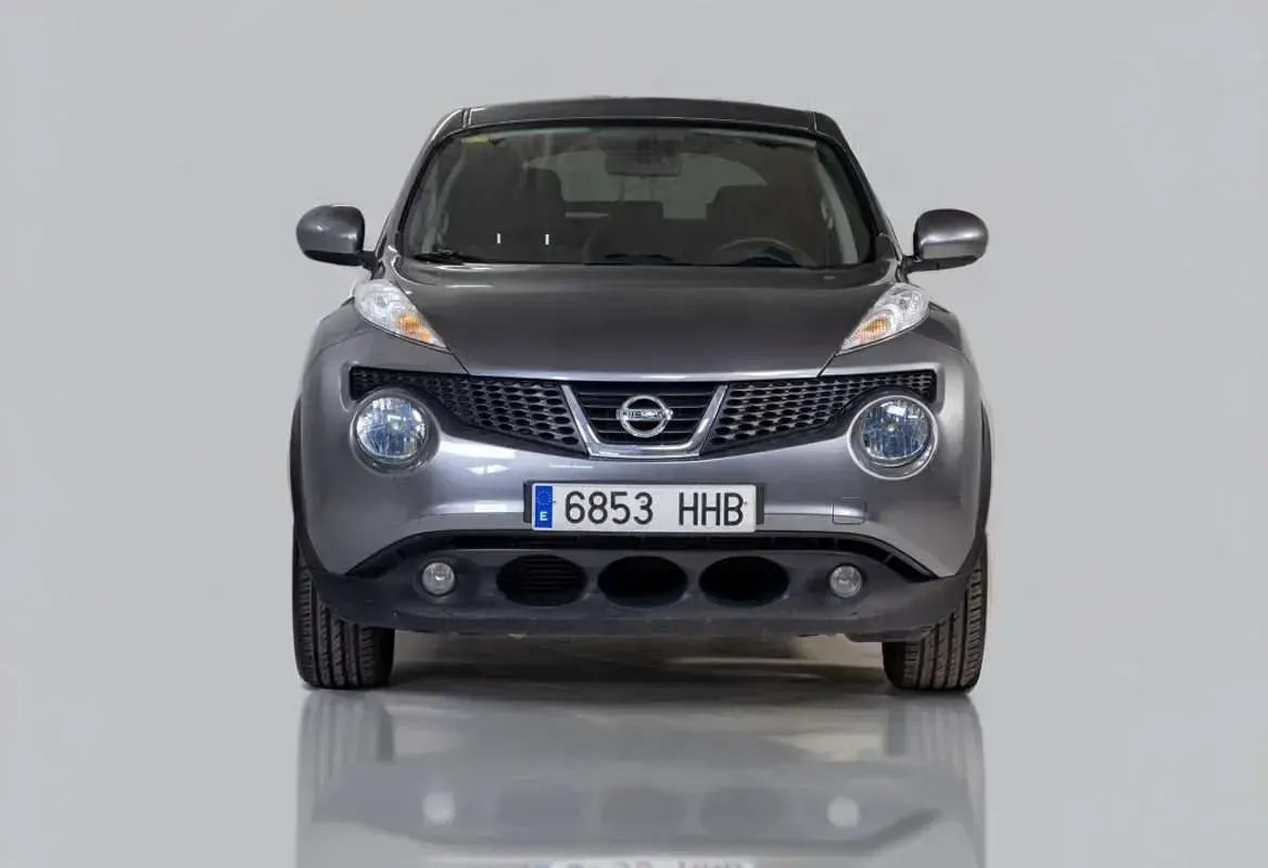 Usado Nissan Juke Tekna 110 CV (80 kW) 2011 Gris SUV