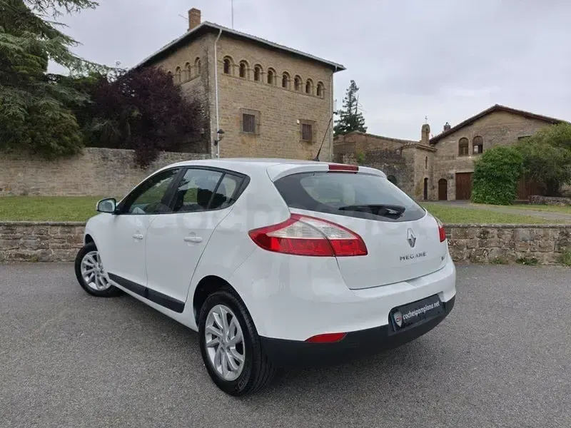Usado Renault Mégane Expression 115 CV (84 kW) 2013 Blanco Berlina