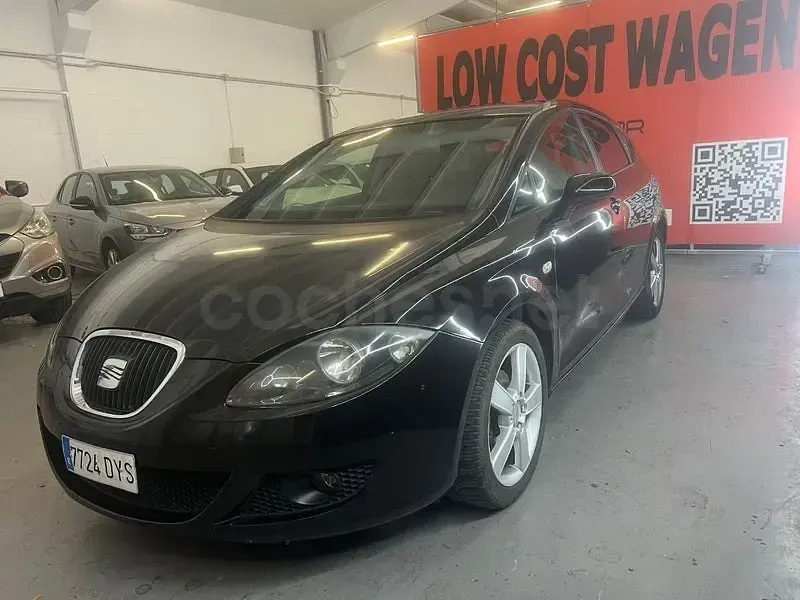 Usado Seat Leon Sport 105 CV (77 kW) 2006 Negro Utilitario