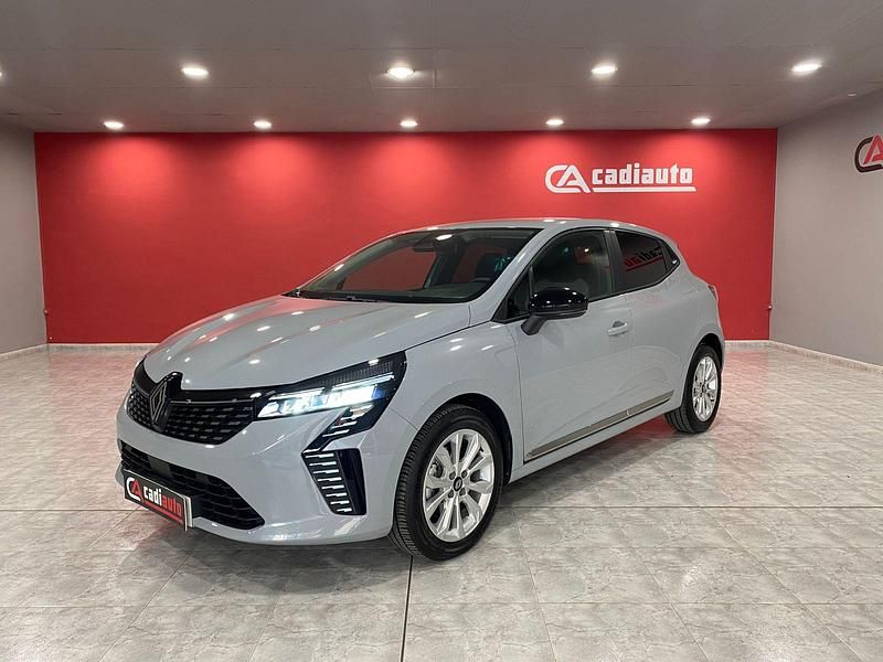 Gris Usado 2025 Renault Clio V Evolution Berlina | 20.500 € (Un poco caro) - Imagen 1/4