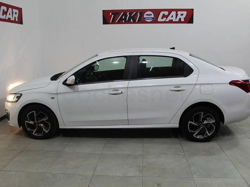 Usado Citroën C-Elysee I Shine 102 CV (75 kW) 2021 Blanco Berlina