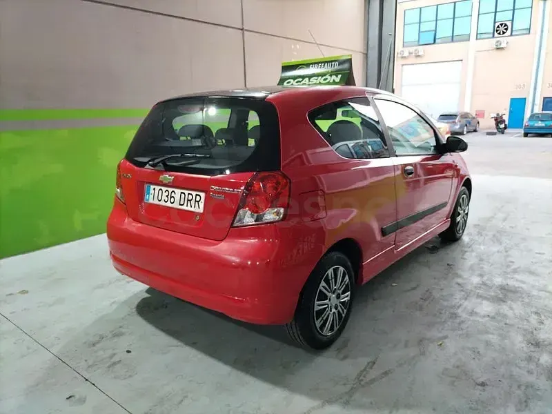 Usado Chevrolet Kalos SE 72 CV (52 kW) 2005 Rojo Berlina