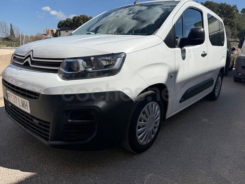 Usado Citroën Berlingo Live 102 CV (75 kW) 2021 Blanco Monovolumen