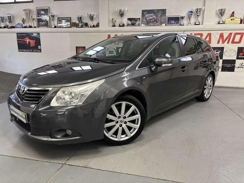 Usado Toyota Avensis Premium 150 CV (110 kW) 2011 Gris Familiar