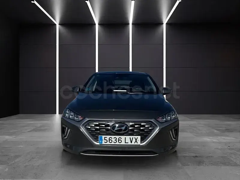 Usado Hyundai Ioniq 141 CV (103 kW) 2022 Gris / plata Utilitario
