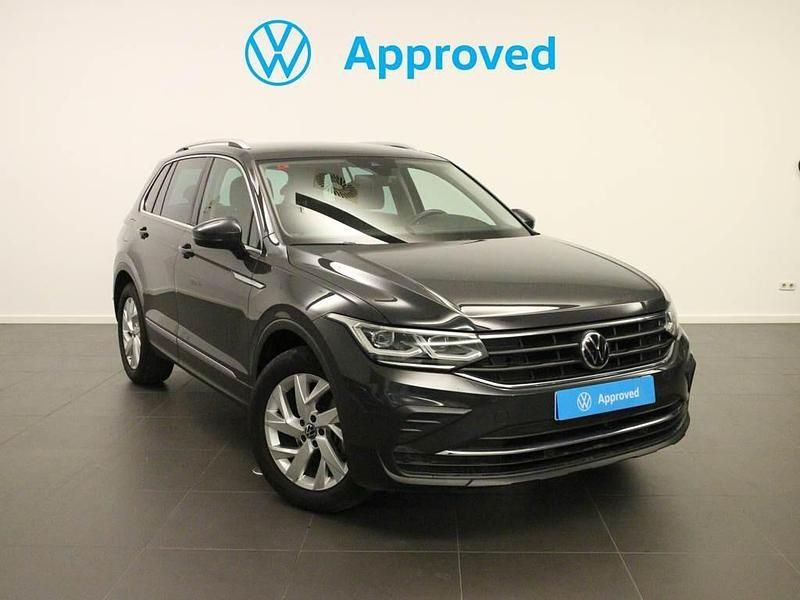 Gris Usado 2021 VW Tiguan Life SUV | 25.500 € (Buen precio) - Imagen 1/4
