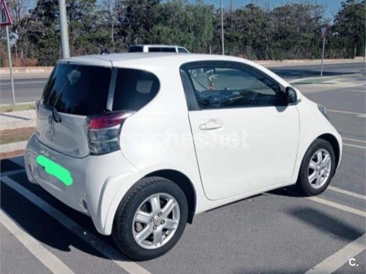 Usado Toyota iQ 68 CV (50 kW) 2010 Blanco Utilitario