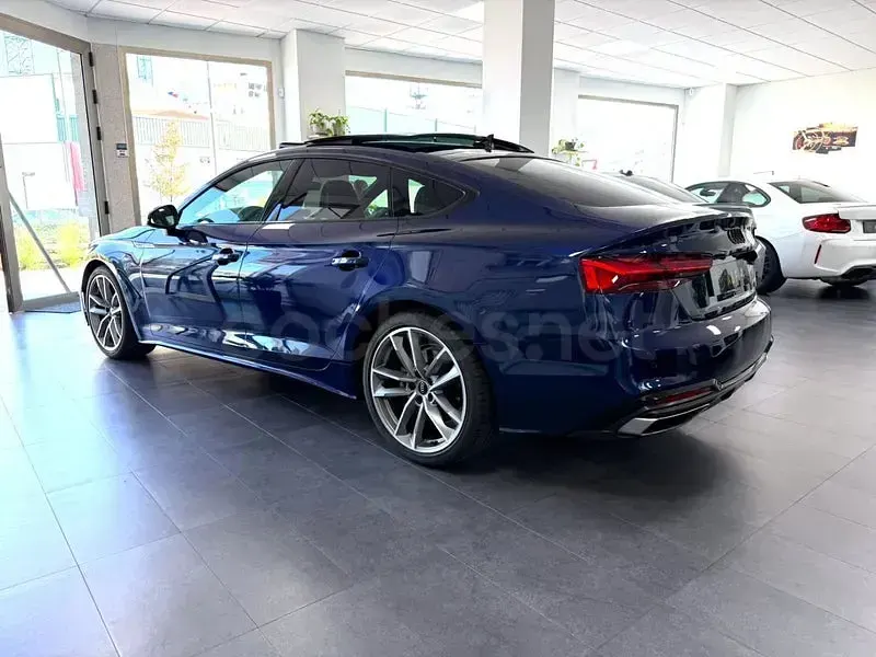 Usado Audi A5 Sportback S-Line 204 CV (150 kW) 2025 Azul Utilitario