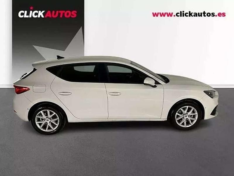 Usado Seat Leon Style 111 CV (81 kW) 2024 Blanco Utilitario