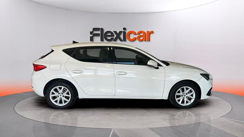 Usado Seat Leon Reference 116 CV (85 kW) 2022 Blanco Utilitario