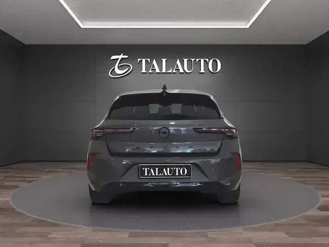 Usado Opel Astra 130 CV (95 kW) 2023 Gris Utilitario