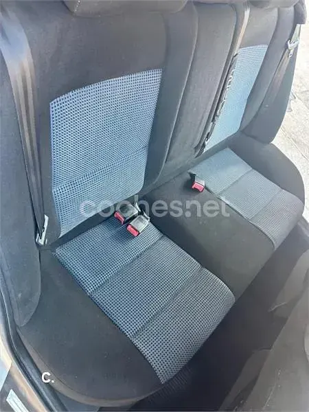 Usado Peugeot 406 90 CV (66 kW) 2003 Gris / plata Berlina
