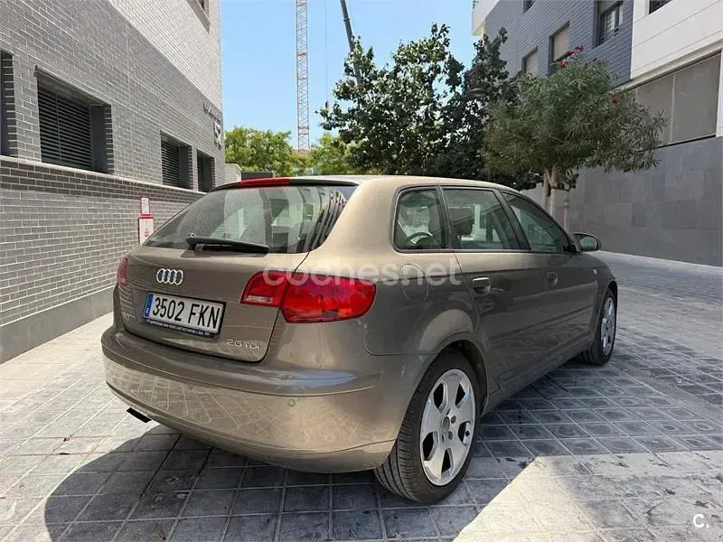 Usado Audi A3 Attraction 140 CV (102 kW) 2007 Beige Utilitario