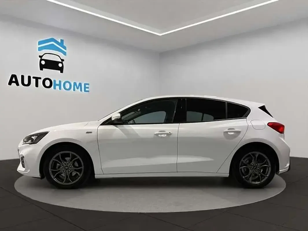 Usado Ford Focus ST-Line 125 CV (91 kW) 2021 Blanco Utilitario