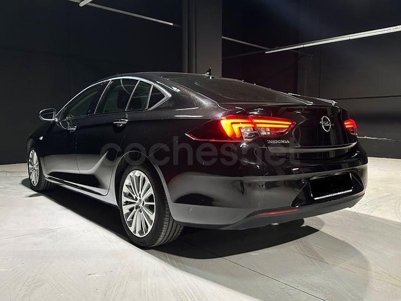 Usado Opel Insignia Excellence 165 CV (121 kW) 2019 Gris / plata Berlina