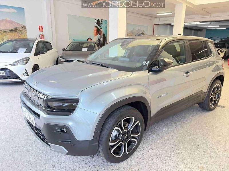 Usado Jeep Avenger EV 114 kW (156 CV) 2023 Gris SUV