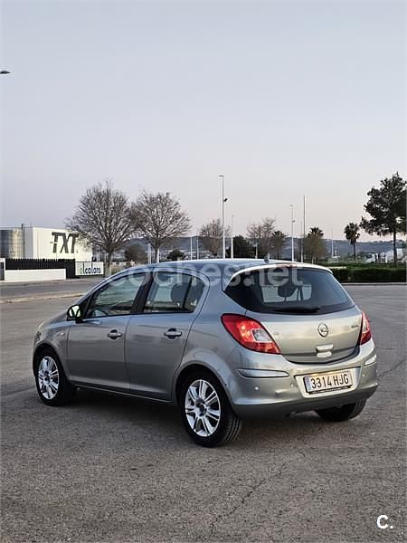 Usado Opel Corsa Selective 75 CV (55 kW) 2012 Gris / plata Utilitario