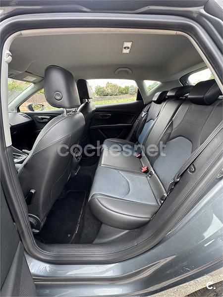 Usado Seat Leon I-Tech 105 CV (77 kW) 2015 Gris / plata Berlina