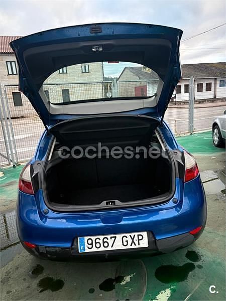 Usado Renault Mégane 105 CV (77 kW) 2010 Azul Berlina