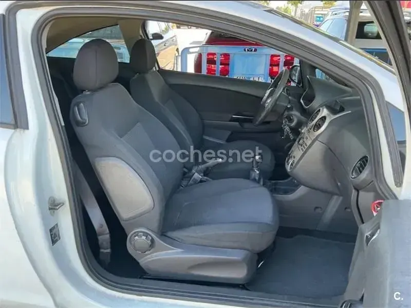 Usado Opel Corsa Essentia 85 CV (62 kW) 2010 Blanco Utilitario
