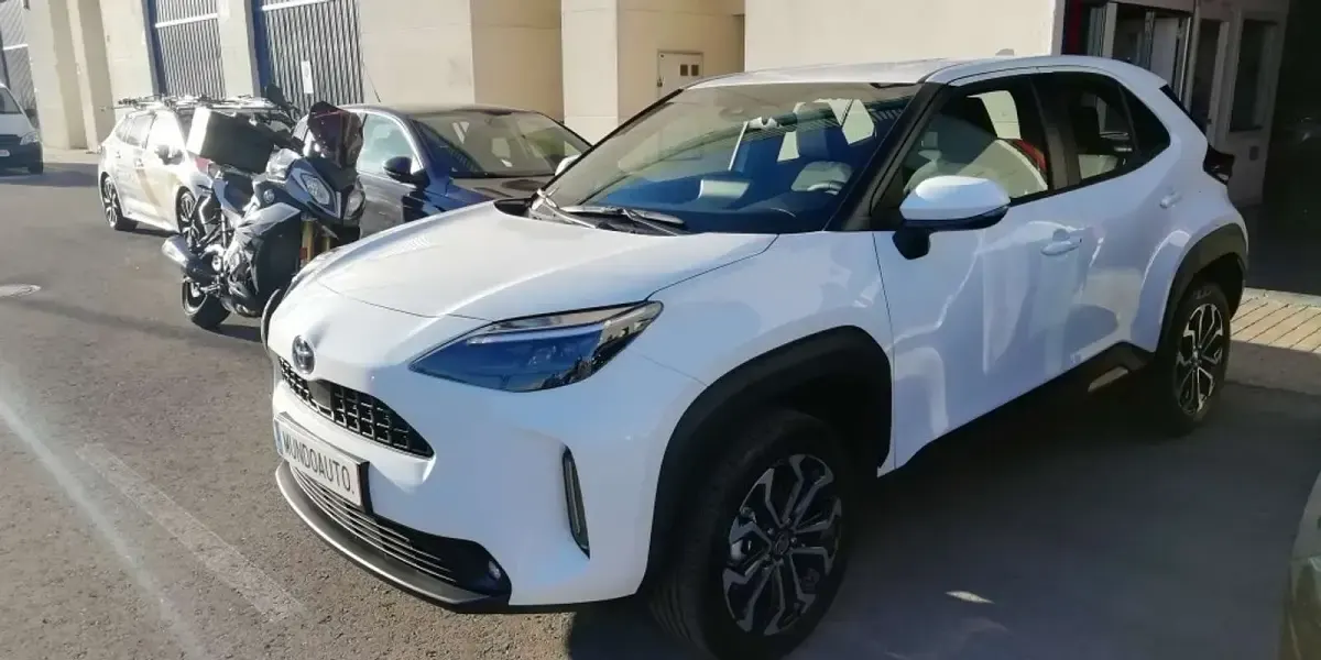 Nuevo Toyota Yaris Cross Active 131 CV (96 kW) 2026 Blanco SUV