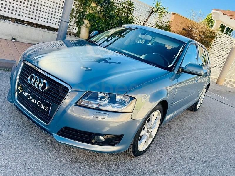 Usado Audi A3 Attraction 140 CV (102 kW) 2010 Azul Utilitario
