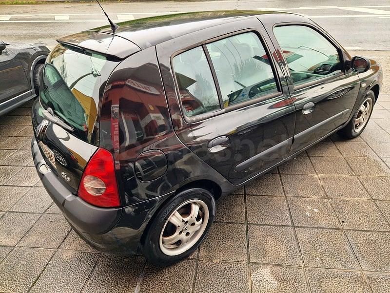 Usado Renault Clio II Extreme 65 CV (47 kW) 2005 Negro Berlina