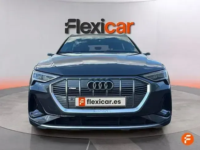 Usado Audi e-tron 300 kW (408 CV) 2021 Gris SUV