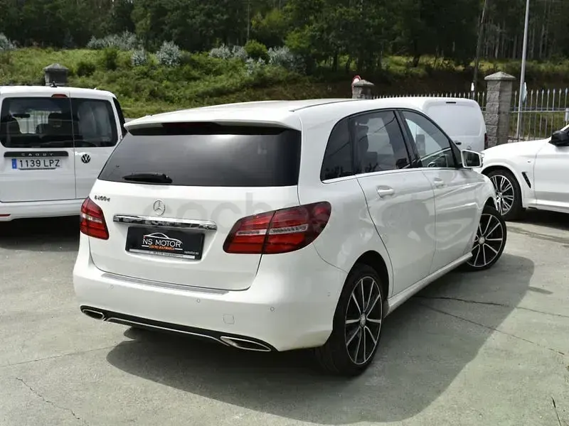 Usado Mercedes B200 136 CV (100 kW) 2017 Blanco Utilitario