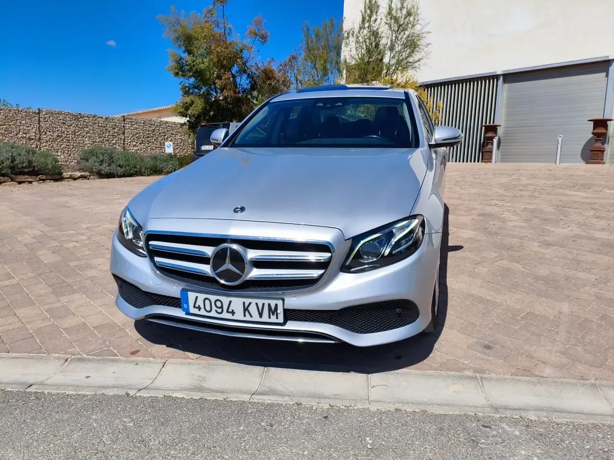 Usado Mercedes E350 258 CV (189 kW) 2017 Gris Berlina