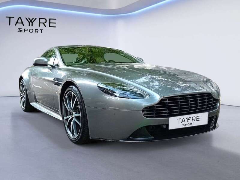 Gris Usado 2017 Aston Martin V8 Vantage Coupe | 85.000 € - Imagen 1/4